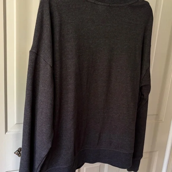Reebok Dark Gray Sweatshirt. Soft and comfortable.  unisex - Picture 9 of 10